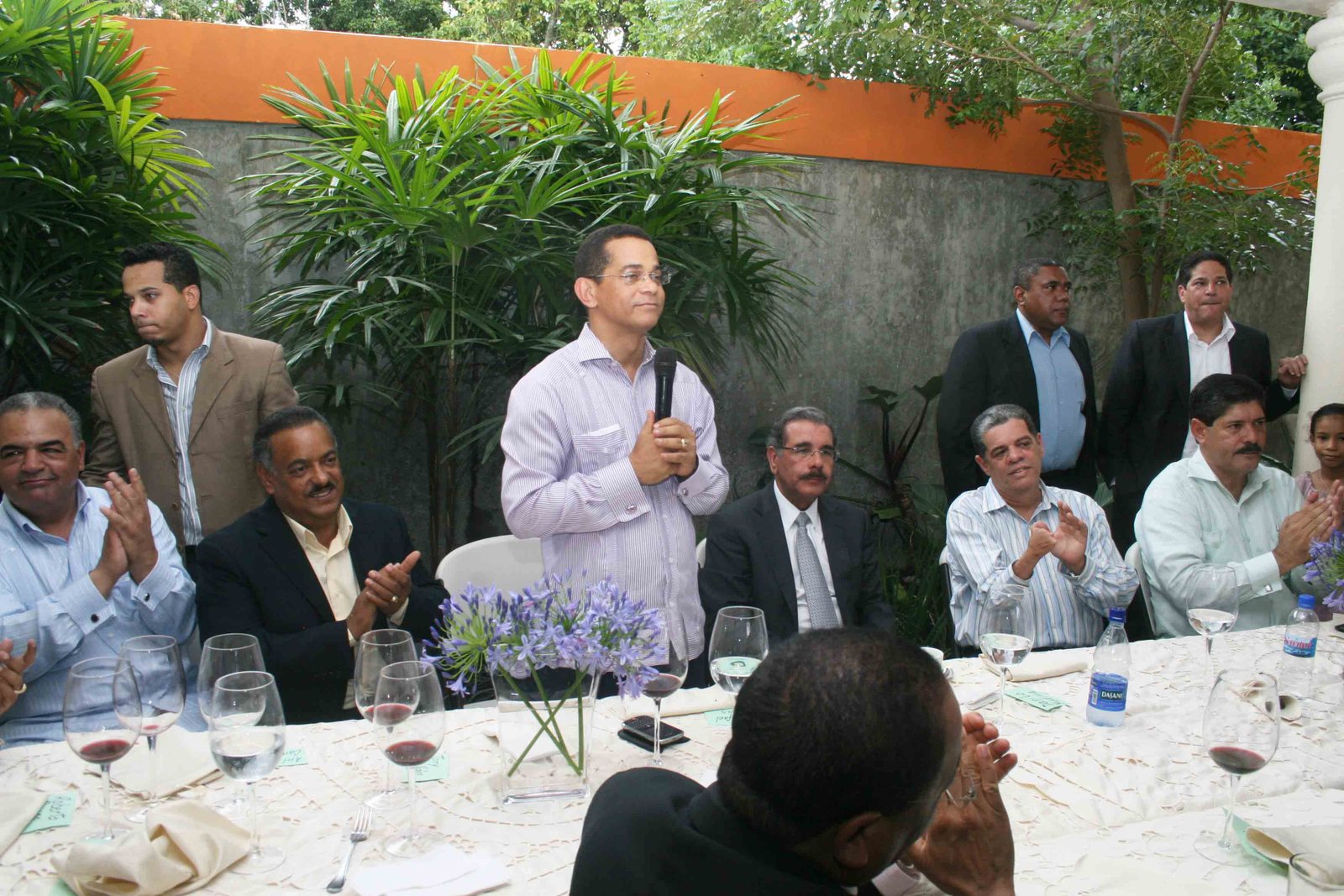 El senador Vargas y la Fuerza Leonelista apoyaran al pre candidato del PLD Danilo Medina 